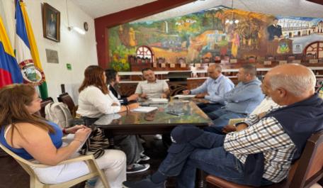 Comité de Cafeteros de Caldas fortalece alianzas con alcaldes para impulsar la caficultura y la infraestructura rural