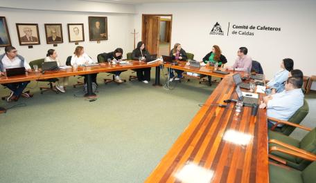 El Comité de Cafeteros de Caldas traza hoja de ruta social cafetera con enfoque en equidad, juventud y educación
