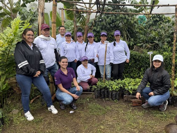 En Marmato, Caldas las mujeres Cafeteras siguen sembrando vida y sostenibilidad ambiental