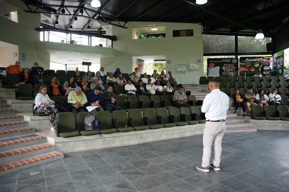Delegación de Panamá visita Caldas para conocer avances en educación rural