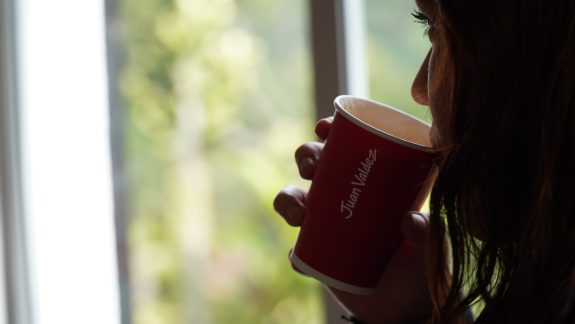 Procafecol reafirma su compromiso con los caficultores colombianos: más de $400 mil millones de pesos entregados al Fondo Nacional del Café