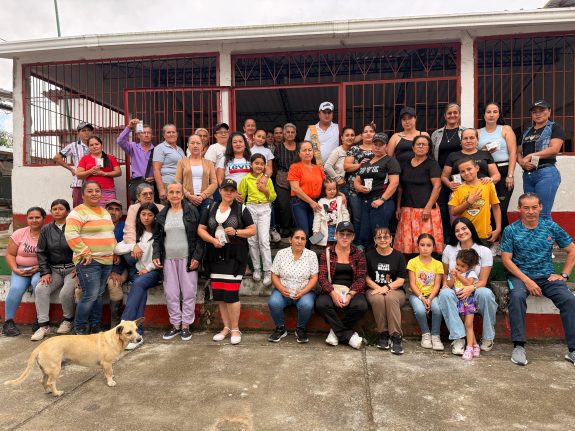 Las familias cafeteras de Pensilvania y Bolivia fortalecen sus lazos en el Día de la Familia Cafetera