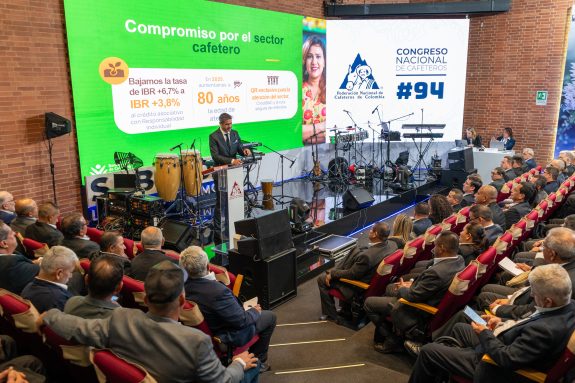Banco Agrario presentó ante los caficultores del país los avances de su transformación digital, crediticia y social