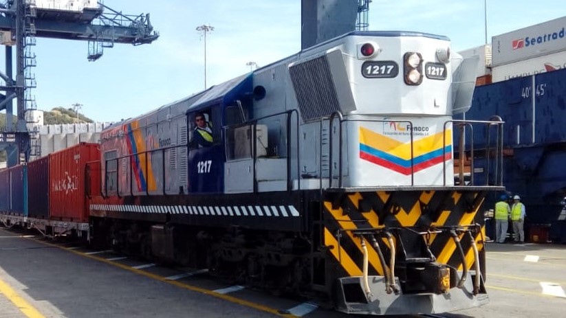 Coffee begins to be carried by train to the port of Santa Marta